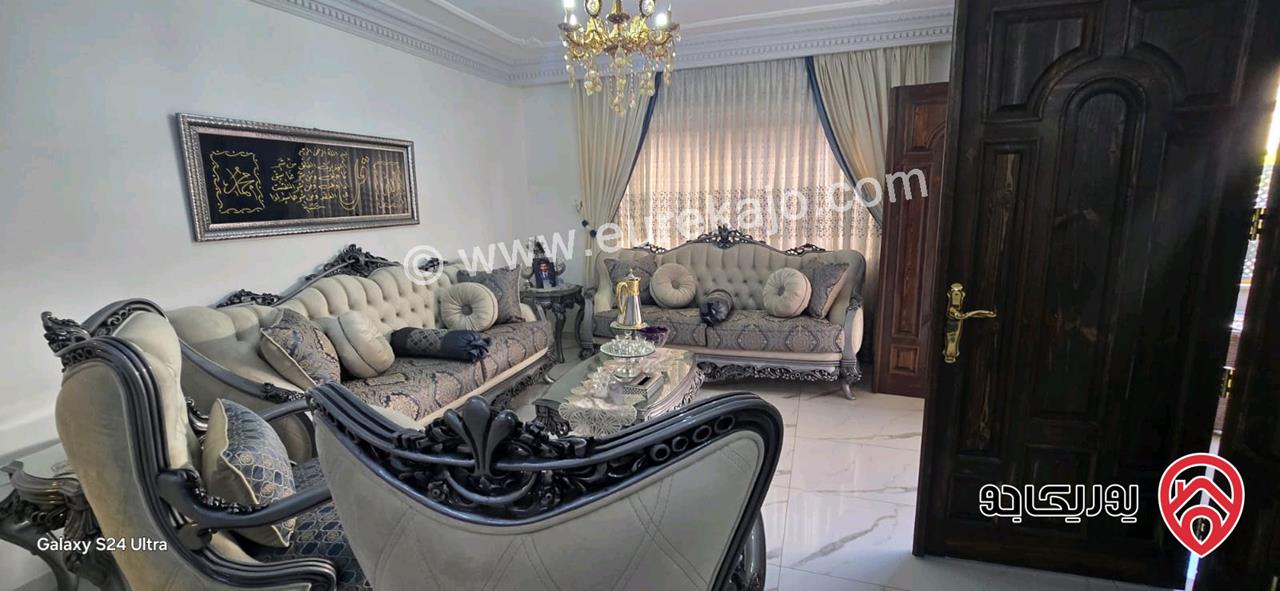 شقة ارضية مساحة 207م داخلي حديقة وتراسات 250م للبيع في عمان - الرابية 