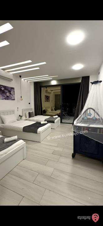 شاليه مفروش و مميز مساحة الأرض 288م والبناء 190م للبيع في البحر الميت