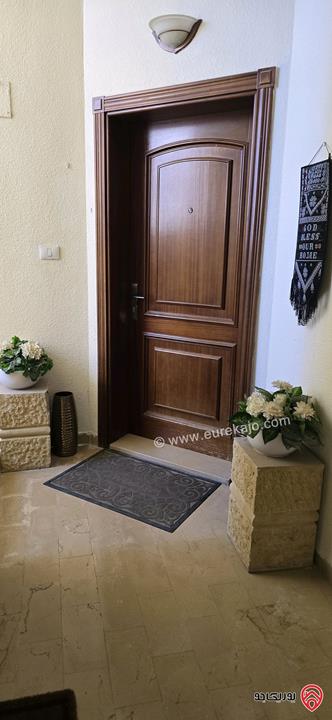 شقة مساحة 197م طابق ثاني للبيع في عمان - ام اذينة خلف سوق الذهب 