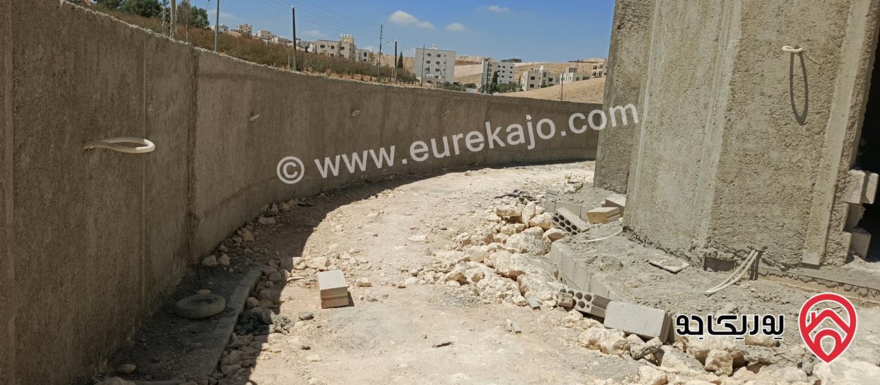 بيت عظم مساحة 500م على قطعة ارض مساحة 700م للبيع في عمان - طبربور