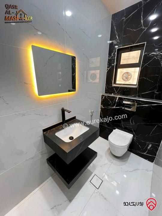 شقة فاخرة بدفعة 50% مساحة 195م داخلي و 150م خارجي للبيع في عمان - الجبيهة 