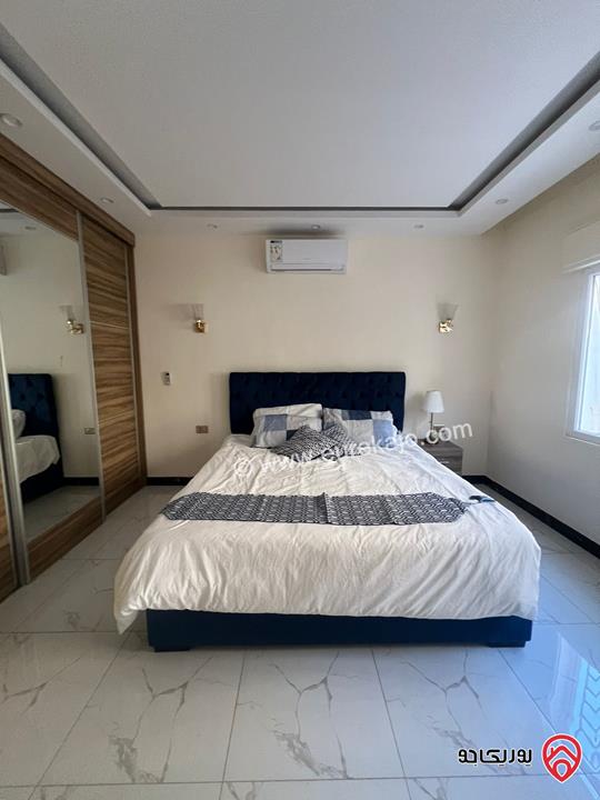 شقة مفروشة أرضية مفروشة مساحة 140م داخلي و 130م خارجي للايجار في عمان - عبدون