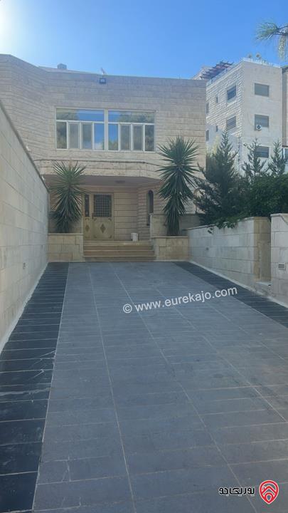 فيلا مجددة مساحة 440م على أرض 980م للبيع في الفحيص – منطقة الرهوة موقع مميز 