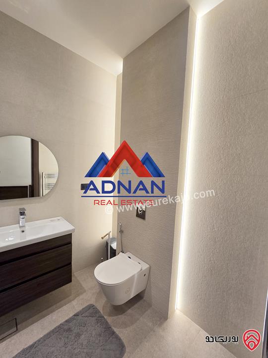 شقة ارضية جديدة مساحة 175م داخلي و 150م خارجي للايجار مفروشة في عمان - دير غبار