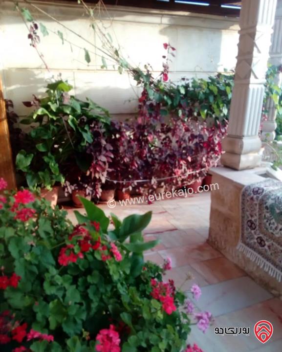 شقة أرضية مساحة 207م داخلي و 150م خارجي للبيع في عمان - دير غبار