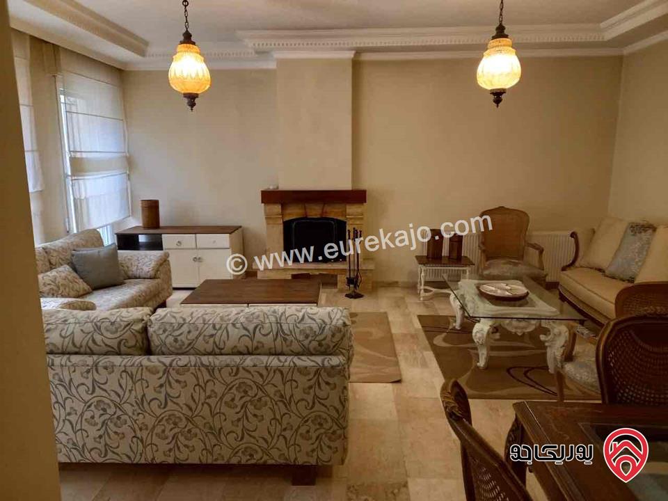 شقة مفروشة طابقية مساحة 203م مع حديقتين للايجار في عمان - الشميساني