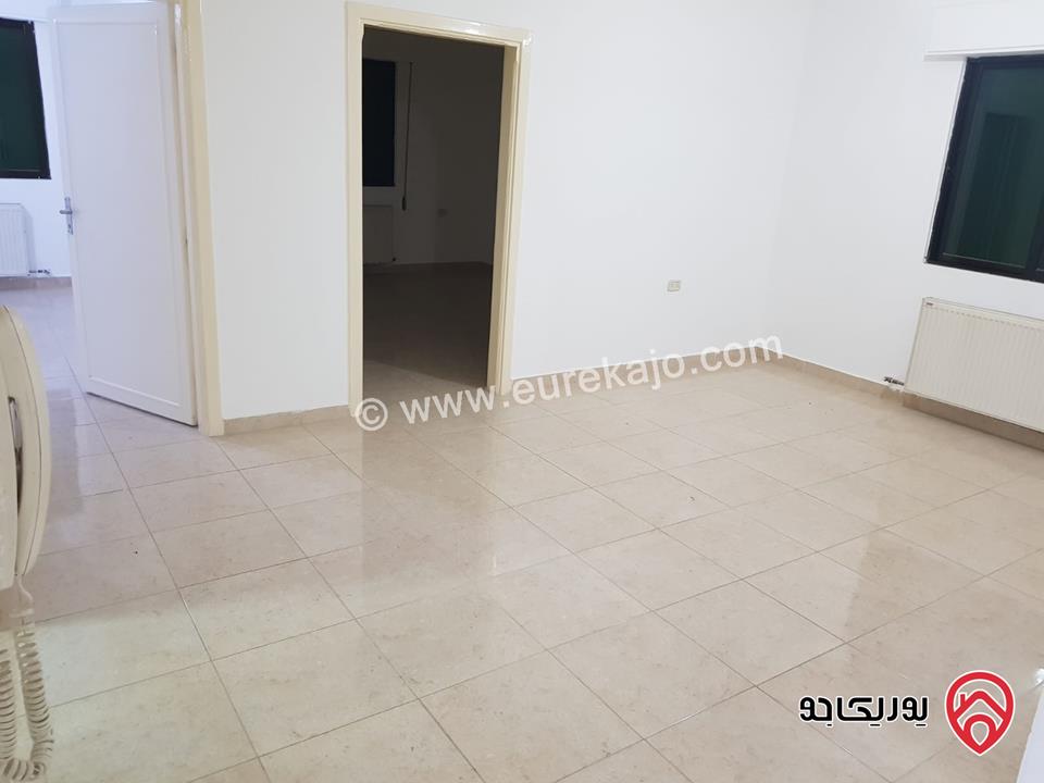 شقة ارضية مساحة 130 م مع ترس امامي 25م وكراج خاص للايجار في عمان - تلاع العلي 