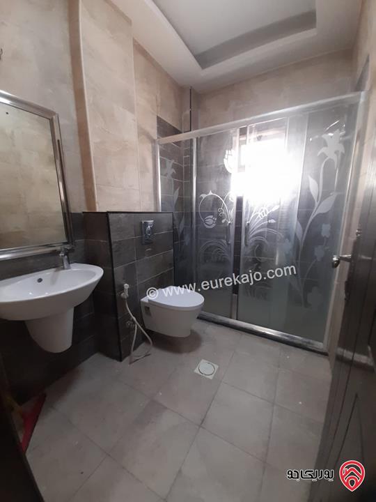 شقة طابق ثالث مساحة 180م للايجار في عمان - ام السماق