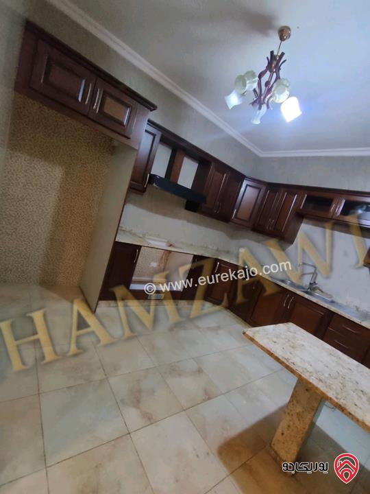 شقة شبه أرضية مساحة 220م داخلي و 80م خارجي للايجار في عمان - دير غبار 