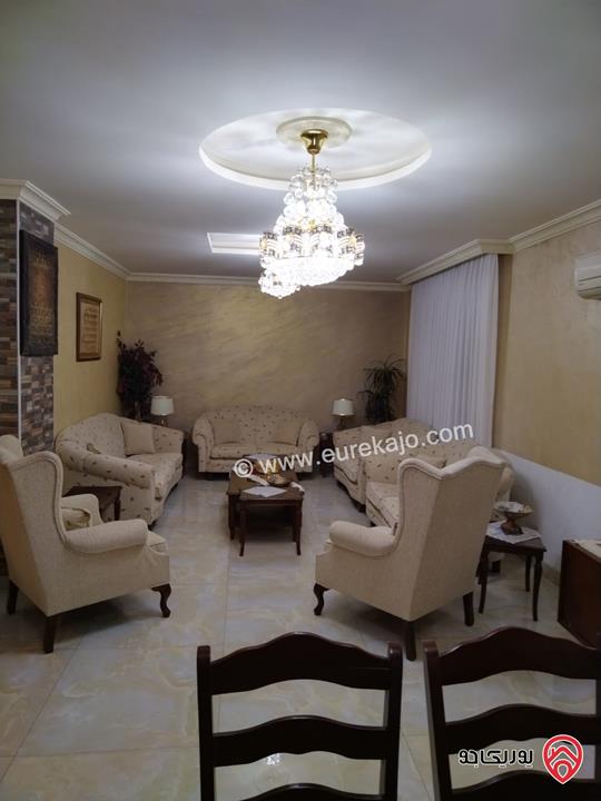 شقة ارضية طابقية مساحة 232م داخلي و 250م خارجي للبيع في عمان - جبل الحسين