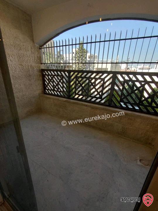 شقة فارغة طابق أول مساحة 195م للايجار في عمان - دير غبار