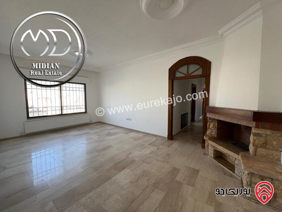 شقة فارغة للايجار في عمان - ام السماق مساحة 235م 4 نوم طابق ثالث تشطيبات سوبر ديلوكس اطلالة جميلة بسعر مميز جداً