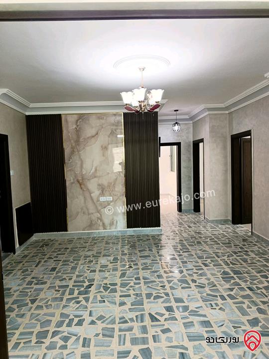 شقة طابق اول مساحة 131م للبيع في الزرقاء الجديدة