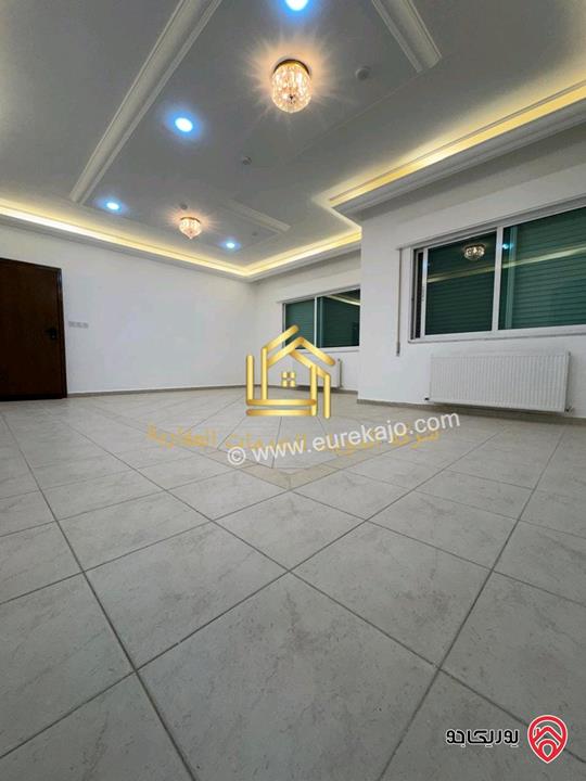 شقة فارغة طابق ثالث مساحة 200م للإيجار في عمان - ضاحية الرشيد 