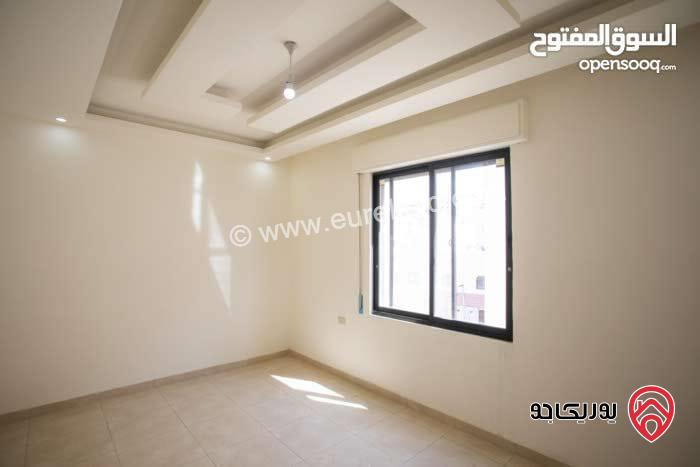 شقة طابق ثالث مع روف مساحة 135م للبيع في عمان - ابو علندا بسعر 50 الف قابل للتفاوض كاش او اقساط