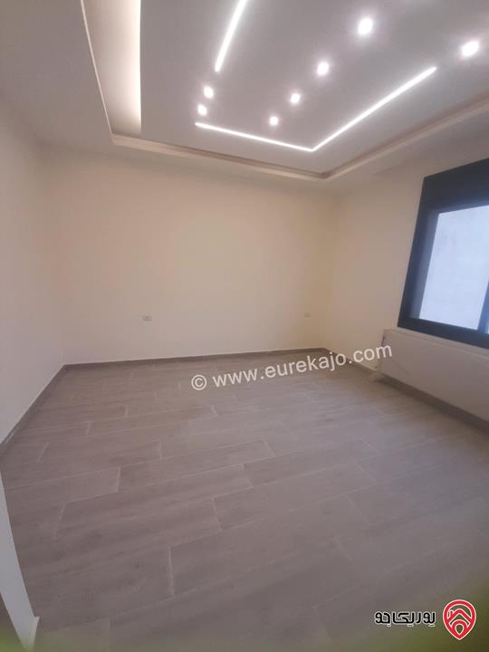 شقة سوبر ديلوكس ارضية مساحة 230م داخلي و 60م خارجي للبيع في عمان - طريق المطار