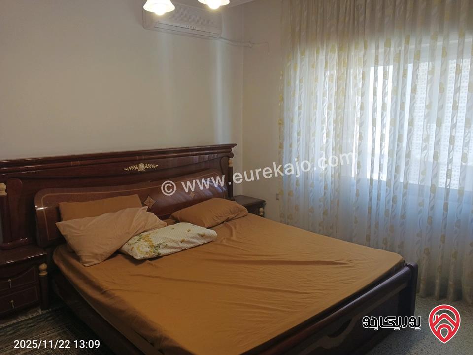 شقة طابقية مساحة 300م للبيع مفروشة في عمان - أم أذينة