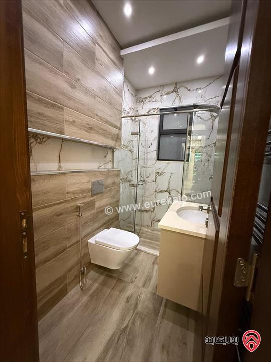 شقة فاخرة مساحة 191م للايجار في عمان - منطقة الدوار الخامس