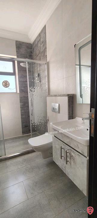 شقة فاخرة طابق أول مساحة 130م للبيع في عمان - البنيات مقابل جامعة البتراء 