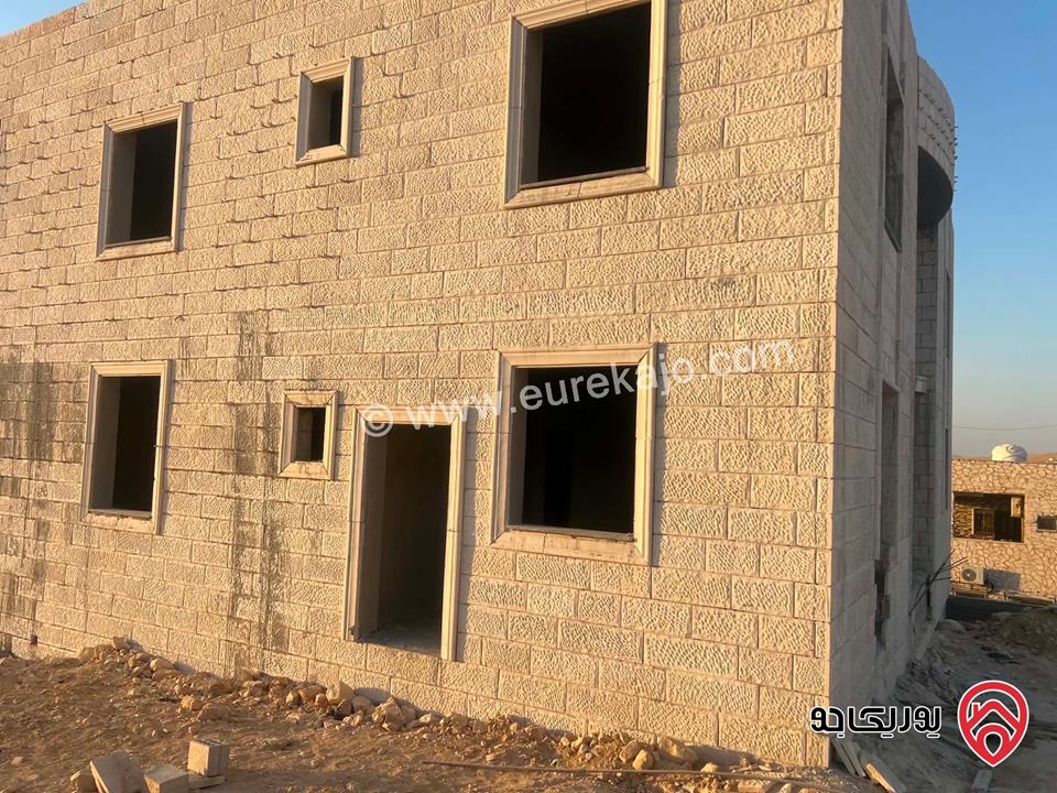 بيت مستقل 3 طوابق للبيع في الزرقاء - ضاحية الصالحية