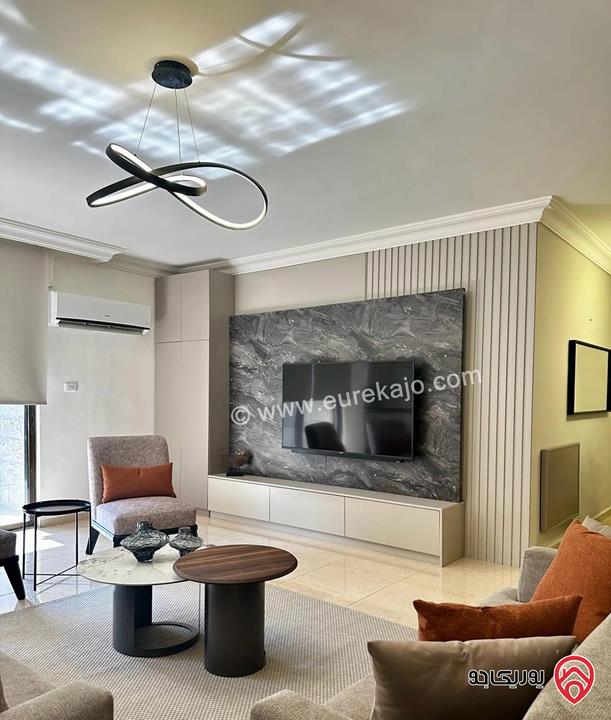 شقة طابق ثالث مساحة 117م مع تراس 88م مفروشة للايجار في عمان - عبدون