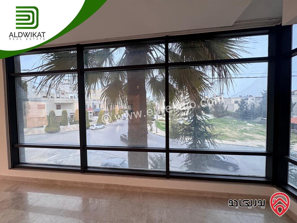 شقة للبيع او للايجار في عمان - عبدون طابق اول مساحة البناء 230م موقع هاديء ومميز