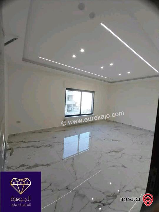 شقة طابق اخير مع روف دوبلكس مساحة 240م لم يسكن للبيع في عمان - تلاع العلي 