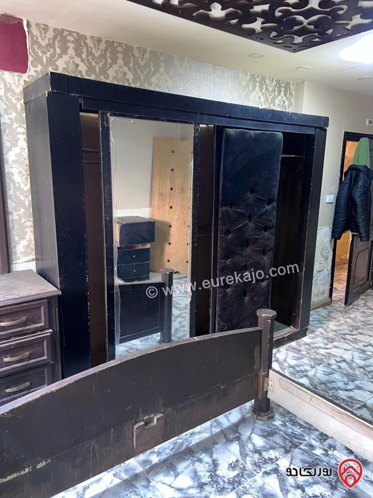 شقة شبه أرضية مساحة 100م داخلي و 100م خارجي للبيع في عمان - الجبيهة 