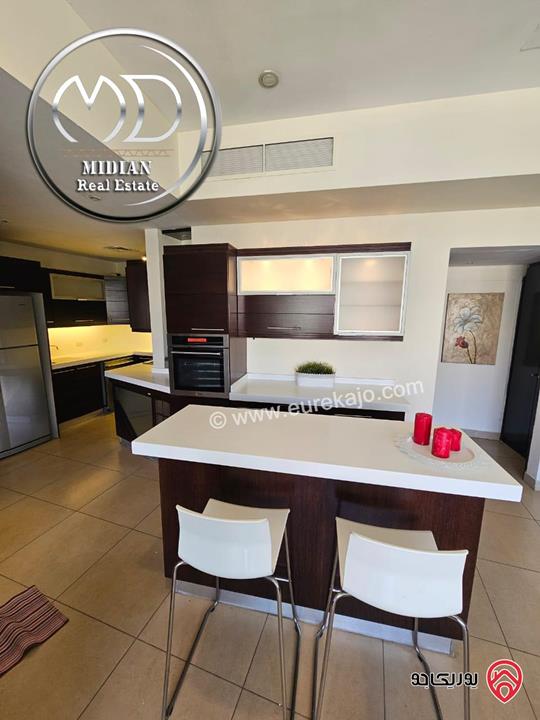 شقة مفروشة للايجار في عمان - عبدون مساحة 90م طابق ثاني تشطيبات و ديكورات فندقية فرش فاخر اطلالة جميلة