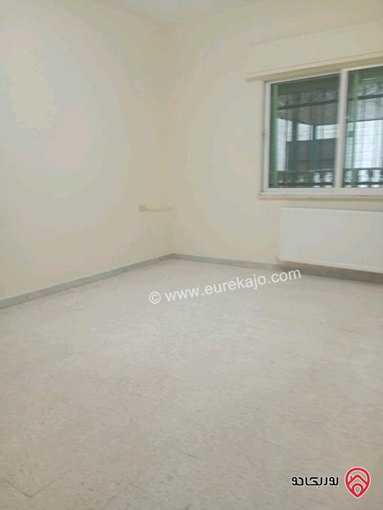 شقة ارضية مساحة 231م داخلي و حديقة وتراسات 250م للبيع في عمان - الجاردنز