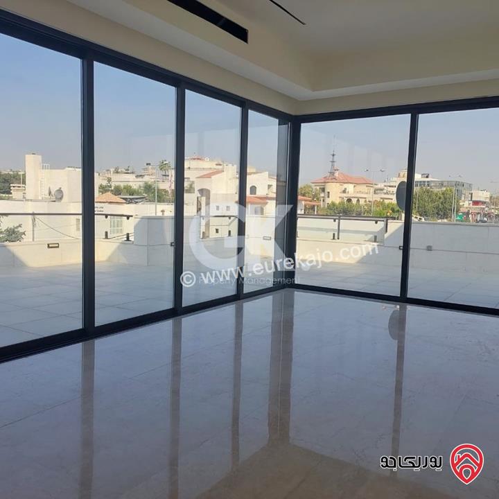 فيلا مساحة 650م على أرض 320م للبيع في عمان - عبدون