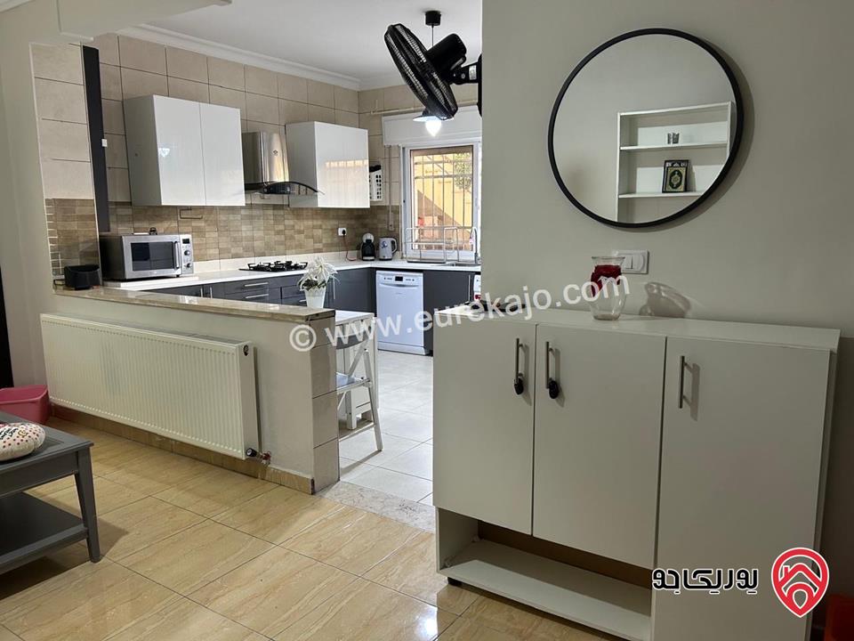 شقة مفروشة شبه ارضية مساحة 140م داخلي و 200م خارجي للإيجار في عمان - البنيات