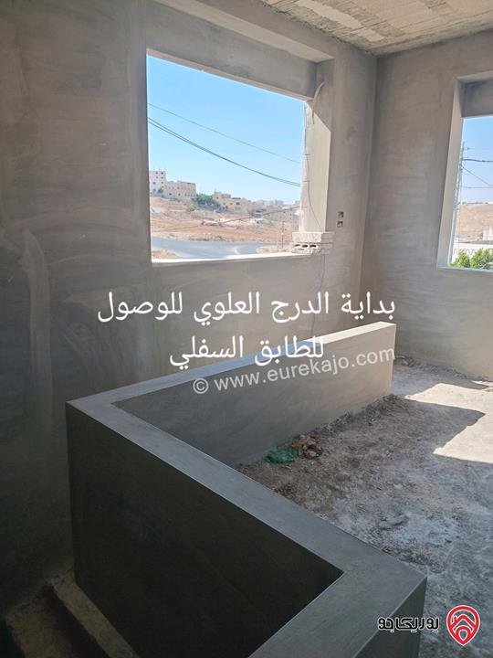 شبه فيلا نظام دوبلكس مساحة 225م على أرض 300م للبيع في عمان - المستندة 