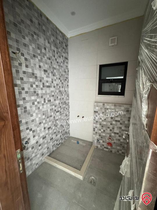 فيلا فاخرة مساحة 678م على أرض 639م مع اطلالة خلابة للبيع في بلعاس / ناعور