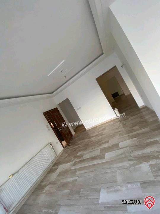 شقة أرضية مساحة 207م للبيع في عمان - حي الصحابة