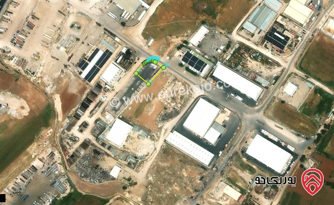 قطعة ارض للبيع من اراضي جنوب عمان قرية الرقيم مساحتها 1164 متر تقع على كيرف شارعين سعر الدونم 110 الاف قابل للتفاوض 