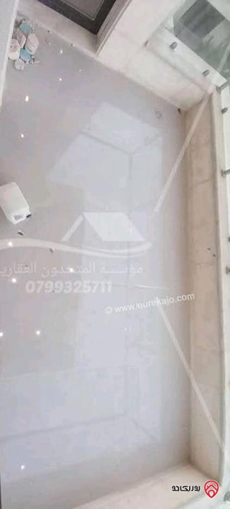 شقة فارغة مساحة 250م طابق ثاني للايجار في عمان - أم السماق