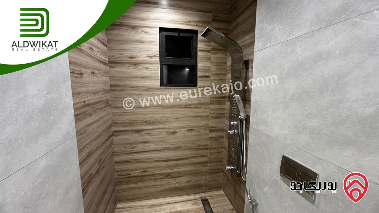 شقة للبيع في عمان - الجبيهة طابق اول مساحة البناء 175م والترس 10م موقع مميز واطلالة