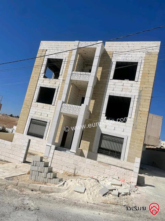 فيلا مكونة من 3 طوابق على أرض 500م للبيع في عمان - شفا بدران 