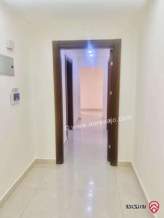 شقة للبيع في عمان مساحه 240 متر طابق اول - ام السماق خلف ستي مول ومكة مول   