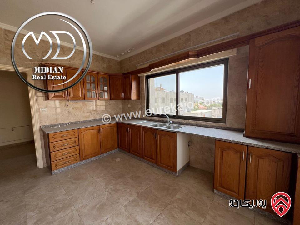 شقة فارغة للايجار في عمان - الصويفية مساحة 150م طابق ثالث تشطيبات سوبر ديلوكس اطلالة رائعة بسعر مميز