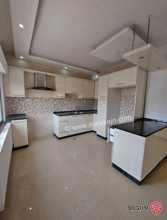 شقة مساحة 150م طابق ثالث للبيع في عمان - تلاع العلي 