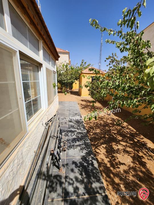 فيلا فاخرة مستقلة دوبلكس مساحة 350م على أرض 671م للبيع في عمان - الأندلسية