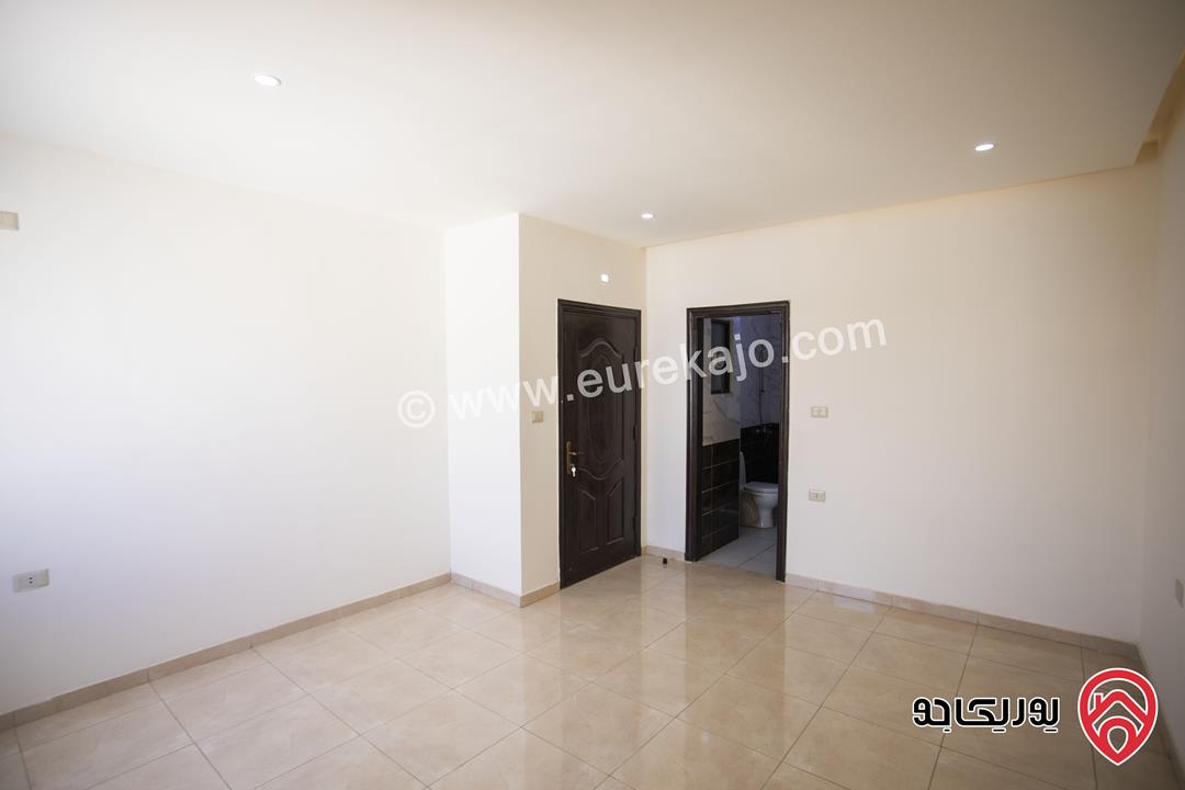 شقة طابق ثالث مع روف مساحة 134م للبيع كاش او اقساط في عمان - ابو علندا