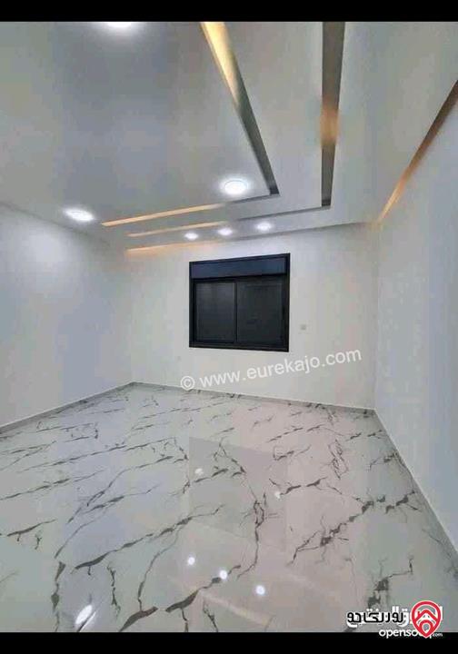 شقة طابق ثالث هندسي مساحة 140م اطلالة بحرية مع كراج تشطيب هايبر ديلوكس للبيع في العقبة - السكنية الخامسة