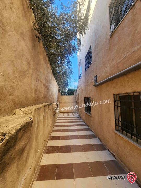 شقة تسوية مساحة 135م داخلي و 100م خارجي للبيع في اربد