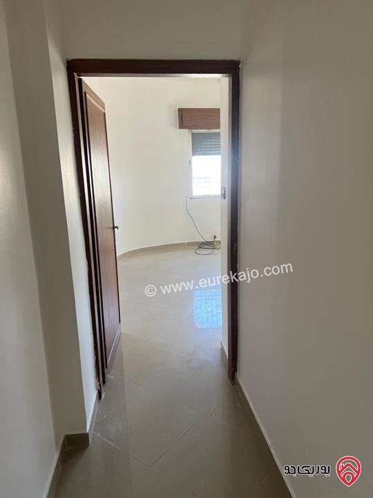 شقة طابق اول مساحة 140م مجددة بالكامل للايجار في عمان - جبل الحسين 