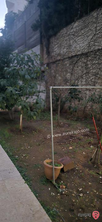 شقة ارضية طابقية مساحة 248م وتراسات 300م للبيع في عمان - ام السماق 