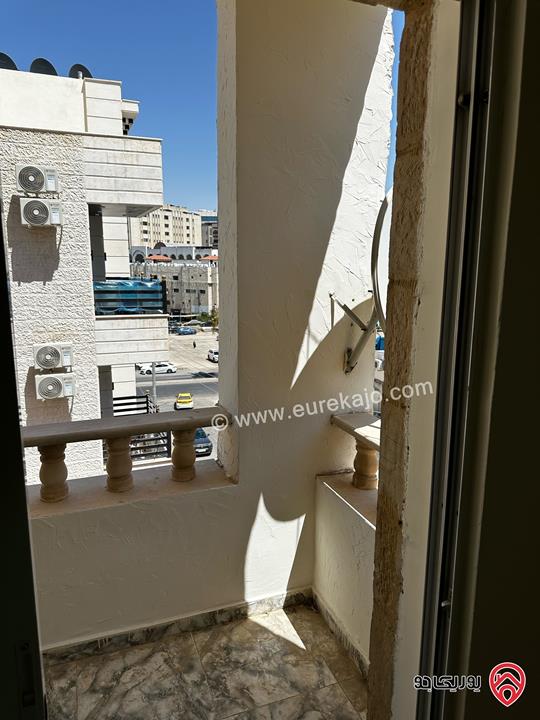 شقة أستثمارية مساحة 100م طابق ثاني مقسمة لأستديوهين للبيع في عمان – الجبيهة / بجانب الجامعة الأردنية