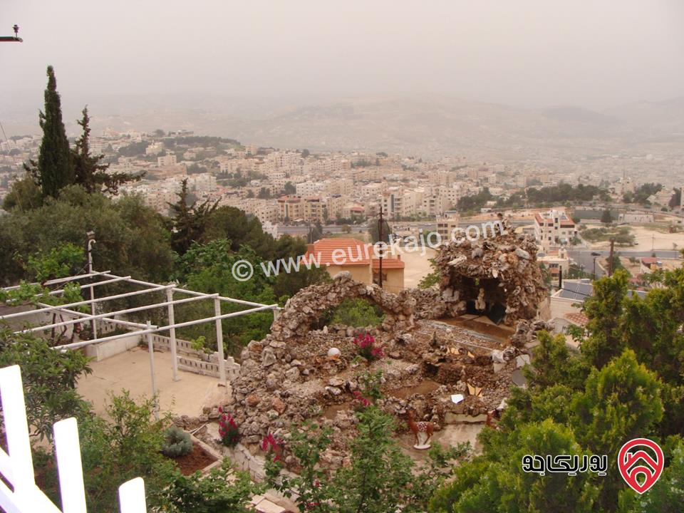 فيلا/شبه قصر راقيه للبيع في عمان - صويلح مساحة 1207م على أرض 2637م  